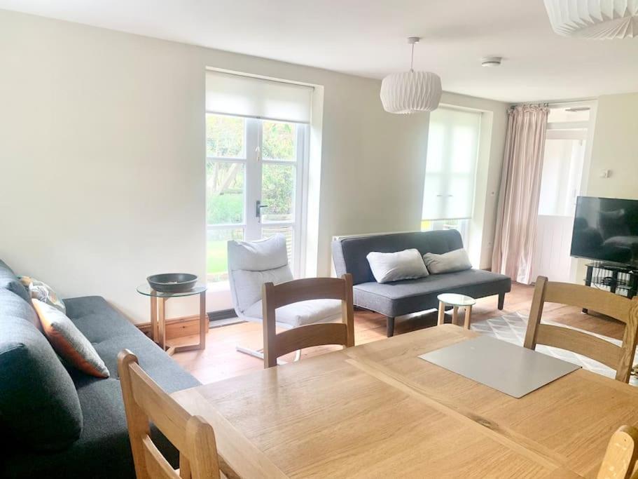 Delightful Ely House Bright And Warm With Cathedral View Apartment Exterior photo